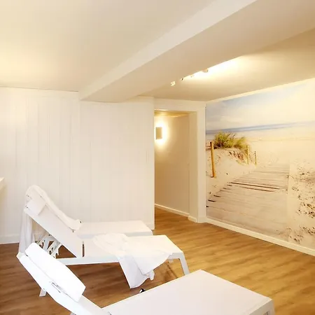 Min Huesung By Rujana Binz