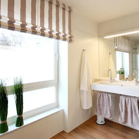 Min Huesung By Rujana Binz