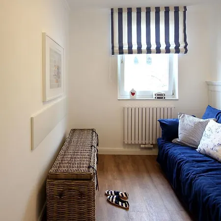 Min Huesung By Rujana *