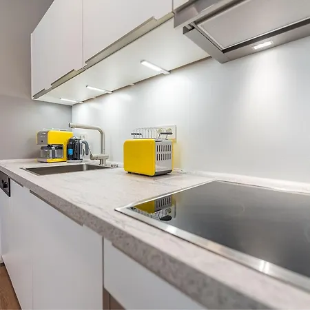 Min Huesung By Rujana Apartment